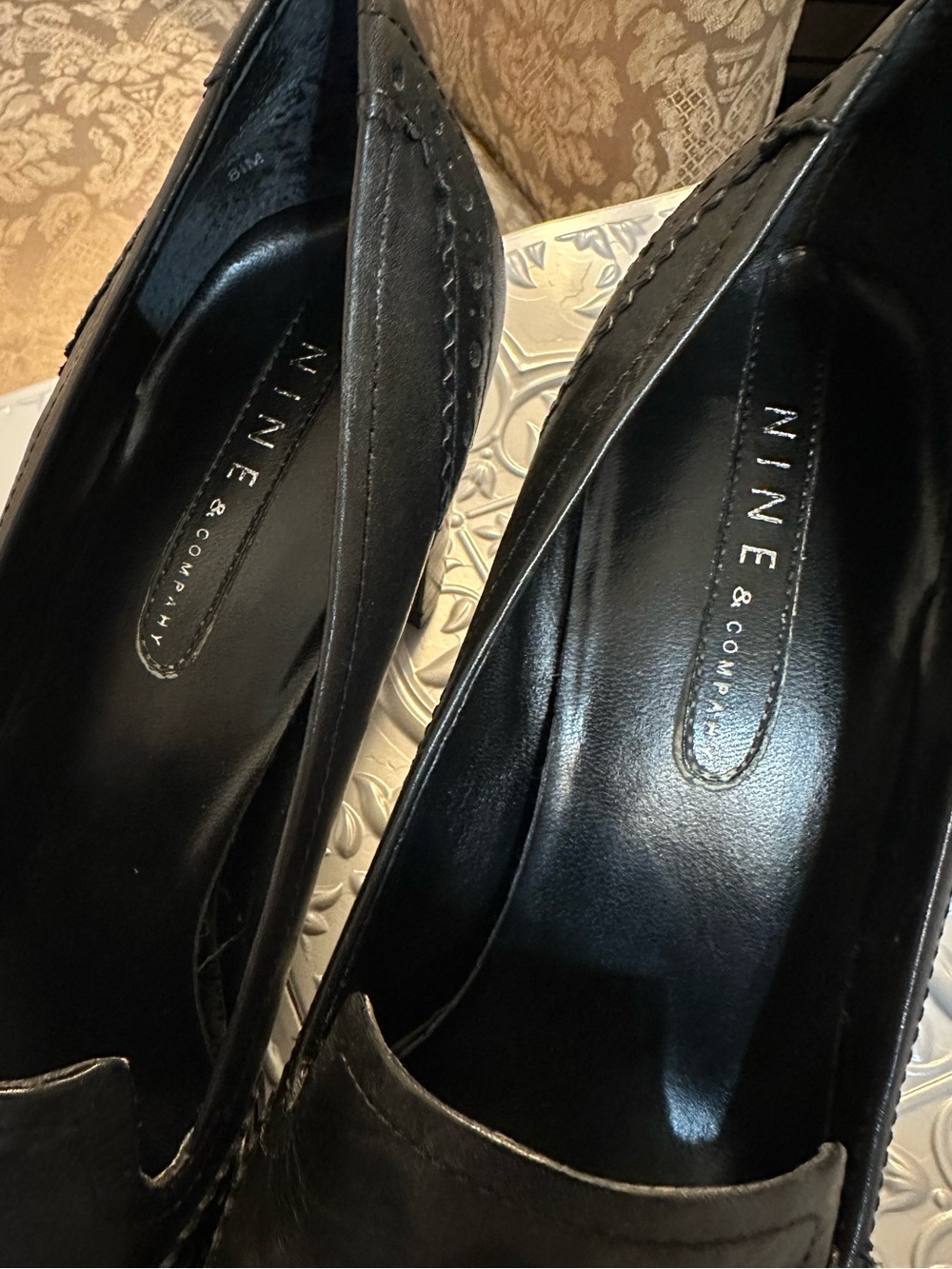 Nine & Co Braidly Black Leather Wingtip Tassel Block Heel Pumps Size 8.5M - Picture 9 of 9